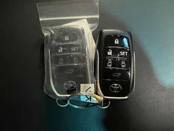 アルファードハイブリッド 2.5 SR Cパッケージ E-Four 4WD　3眼LED・純正ナビ・リアモニター・パワーバックドア・社外19AW・夏冬タイヤ付・1500W給電・ベンチレーターシート・アダプティブクルーズコントロール・ステアリングヒーター・検令和9年6月・本州仕入車両 2500