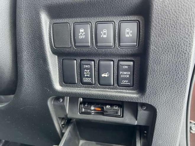 エルグランド2.5 250ハイウェイスター プレミアム 4WD　両側Pスラ・新規車検整備付・本州仕入車 2500