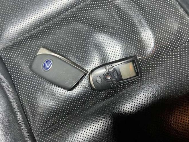 レクサスLSハイブリッド 600h バージョンC Iパッケージ 4WD　WALD&モデリスタエアロ・左右出しマフラー・20インチAW・エアサスコントローラー・ブラックレザー・パワートランク・純正HDDナビ・バックモニター・純正エンジンスターター・カードキー 5000