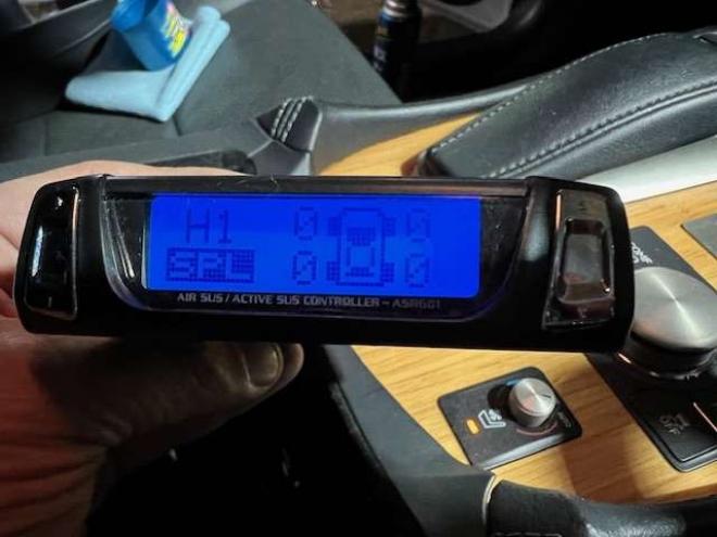 レクサスLSハイブリッド 600h バージョンC Iパッケージ 4WD　WALD&モデリスタエアロ・左右出しマフラー・20インチAW・エアサスコントローラー・ブラックレザー・パワートランク・純正HDDナビ・バックモニター・純正エンジンスターター・カードキー 5000