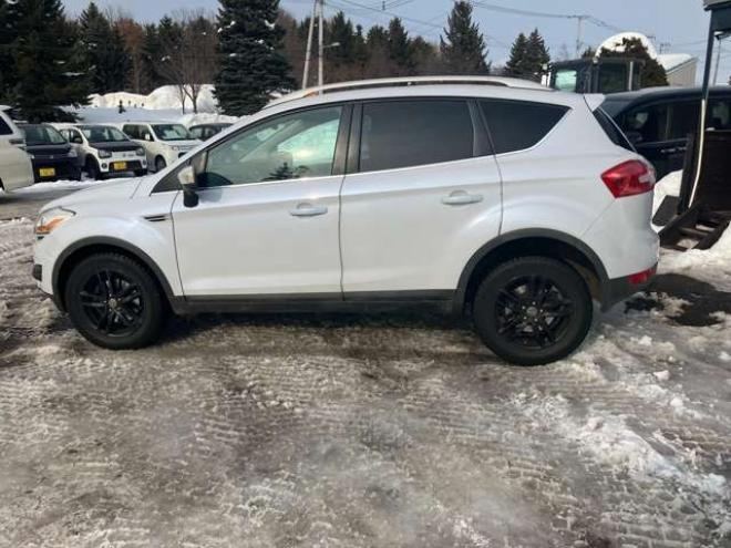 フォードクーガ タイタニアム 4WD　 2500