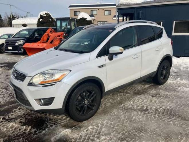 フォードクーガ タイタニアム 4WD　 2500