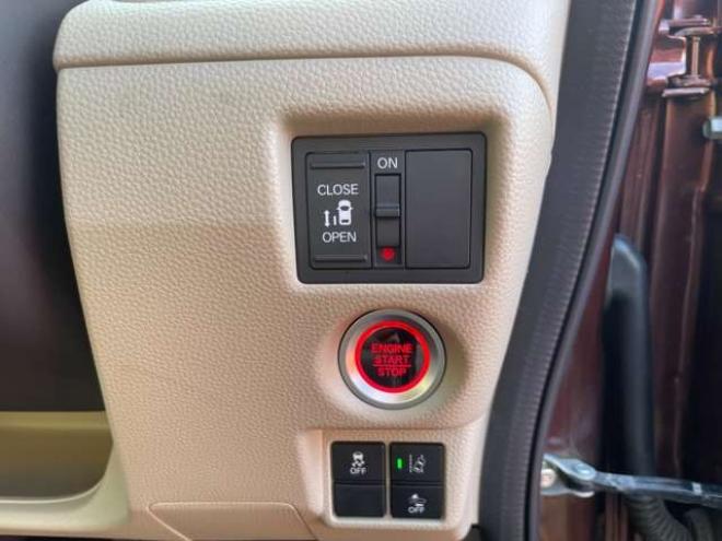 N-BOXG L ホンダセンシング 4WD　 660