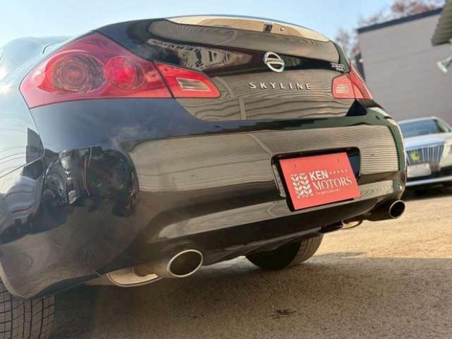 スカイライン2.5 250GT FOUR 4WD　ドライブレコーダー　ETC　パワステ　パワーウィンドウ　ナビ　電動シート　寒冷地仕様　アルミホイール　エアコン　盗難防止装置　キーレスエントリー　ABS　横滑り防止装置 2500