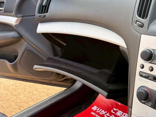 スカイライン2.5 250GT FOUR 4WD　ドライブレコーダー　ETC　パワステ　パワーウィンドウ　ナビ　電動シート　寒冷地仕様　アルミホイール　エアコン　盗難防止装置　キーレスエントリー　ABS　横滑り防止装置 2500