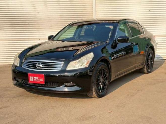 スカイライン2.5 250GT FOUR 4WD　ドライブレコーダー　ETC　パワステ　パワーウィンドウ　ナビ　電動シート　寒冷地仕様　アルミホイール　エアコン　盗難防止装置　キーレスエントリー　ABS　横滑り防止装置 2500