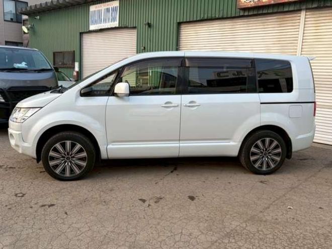 デリカD：5 2.2 D パワーパッケージ ディーゼルターボ 4WD　両側電動スライドドア　電動リアゲート　社外ナビ　社外アルミ　バックカメラ　エアコン　ETC　キーレスエントリー　シートヒーター　寒冷地仕様　パワステ　パワーウィンドウ　クルーズコントロール　3列シート 2300