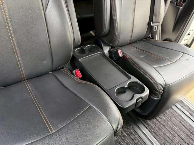 ヴェルファイア2.5 Z 4WD　純正ナビ　TRDエアロ　両側パワスラ　バックカメラ　社外アルミホイール　ETC　車高調　パワステ　パワーウィンドウ　キーレスエントリー　ABS　盗難防止装置　横滑り防止装置　エアコン　3列シート 2500