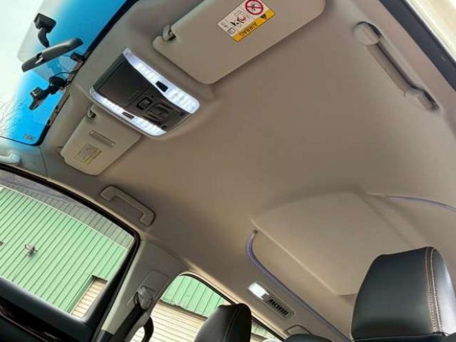 ヴェルファイア2.5 Z 4WD　純正ナビ　TRDエアロ　両側パワスラ　バックカメラ　社外アルミホイール　ETC　車高調　パワステ　パワーウィンドウ　キーレスエントリー　ABS　盗難防止装置　横滑り防止装置　エアコン　3列シート 2500