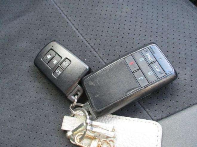 アルファード3.5 SA 4WD　TRDエアロ　クリスタルアイLEDテール　ダウンサス　レザー調シートカバー　アルパインナビ　フリップダウン　スピーカー　デジタルインナーミラー　シュタイナー20インチ　シーケンシャルウィンカー 3500