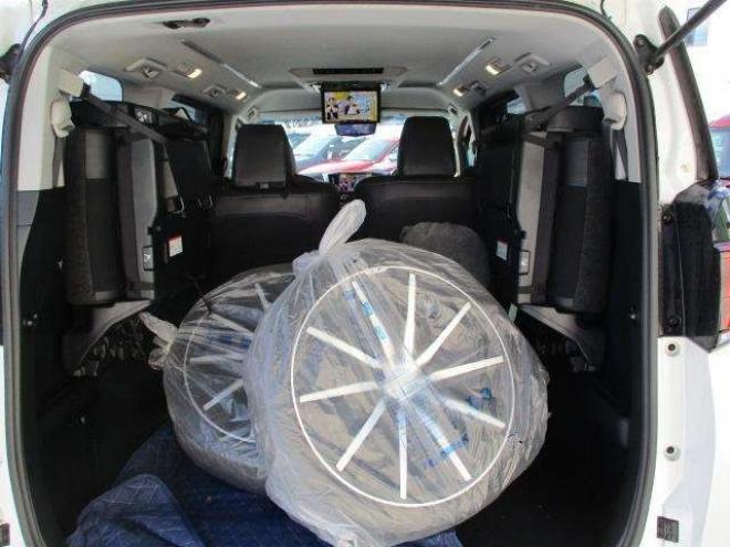 アルファード3.5 SA 4WD　TRDエアロ　クリスタルアイLEDテール　ダウンサス　レザー調シートカバー　アルパインナビ　フリップダウン　スピーカー　デジタルインナーミラー　シュタイナー20インチ　シーケンシャルウィンカー 3500