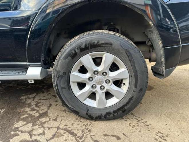 パジェロ3.2 ロング GR ディーゼルターボ 4WD　リフトアップ(ジャオス)　パワステ　パワーウィンドウ　社外ナビ　バックカメラ　純正アルミホイール　ETC　シートヒーター　3列シート　横滑り防止装置　盗難防止装置　ABS　キーレスエントリー 3200