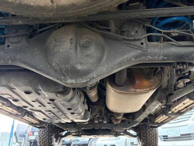 ハイラックスサーフ2.7 SSR-X リミテッド 4WD　TVナビ　パワステ　パワーウィンドウ　キーレスエントリー　LEDヘッドライト　フォグランプ　リフトアップ　アルミホイール　ルーフレール　寒冷地仕様　ABS　バックカメラ　盗難防止装置　エアコン 2700