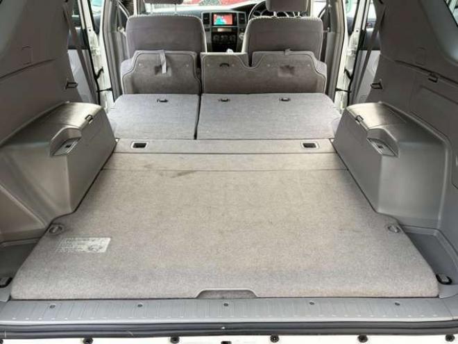 ハイラックスサーフ2.7 SSR-X リミテッド 4WD　TVナビ　パワステ　パワーウィンドウ　キーレスエントリー　LEDヘッドライト　フォグランプ　リフトアップ　アルミホイール　ルーフレール　寒冷地仕様　ABS　バックカメラ　盗難防止装置　エアコン 2700