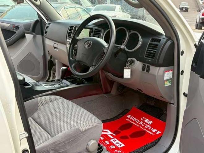 ハイラックスサーフ2.7 SSR-X リミテッド 4WD　TVナビ　パワステ　パワーウィンドウ　キーレスエントリー　LEDヘッドライト　フォグランプ　リフトアップ　アルミホイール　ルーフレール　寒冷地仕様　ABS　バックカメラ　盗難防止装置　エアコン 2700