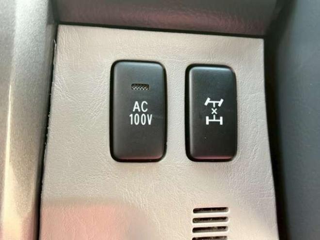 ハイラックスサーフ2.7 SSR-X リミテッド 4WD　TVナビ　パワステ　パワーウィンドウ　キーレスエントリー　LEDヘッドライト　フォグランプ　リフトアップ　アルミホイール　ルーフレール　寒冷地仕様　ABS　バックカメラ　盗難防止装置　エアコン 2700