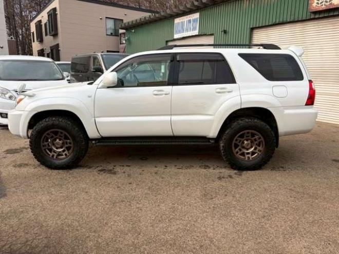 ハイラックスサーフ2.7 SSR-X リミテッド 4WD　TVナビ　パワステ　パワーウィンドウ　キーレスエントリー　LEDヘッドライト　フォグランプ　リフトアップ　アルミホイール　ルーフレール　寒冷地仕様　ABS　バックカメラ　盗難防止装置　エアコン 2700