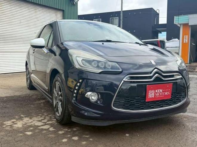 シトロエンDS3 シック　ETC　エアコン・クーラー　パワステ　パワーウィンドウ　キーレス　ABS 運転席エアバッグ　助手席エアバッグ　サイドエアバッグ　横滑り防止装置　社外ナビ　MTモード付 正規輸入車 2WD 1200