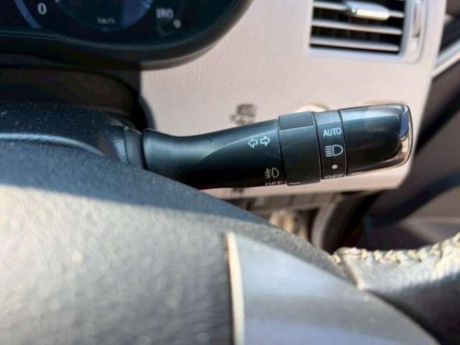 マークXジオ2.4 240G 4WD　6人乗り　3列シート　パワステ　パワーウィンドウ　純正ナビ　キーレスエントリー　ETC　バックカメラ　ABS　盗難防止装置　エアコン　電動シート　横滑り防止装置　アルミホイール 2400