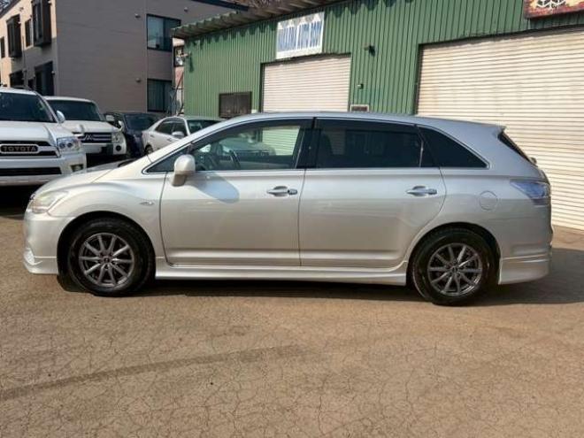 マークXジオ2.4 240G 4WD　6人乗り　3列シート　パワステ　パワーウィンドウ　純正ナビ　キーレスエントリー　ETC　バックカメラ　ABS　盗難防止装置　エアコン　電動シート　横滑り防止装置　アルミホイール 2400