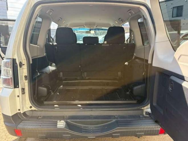 パジェロ3.0 ロング リミテッド エディション 4WD　ワンオーナー　社外ナビ　バックカメラ　純正アルミホイール　エアコン　エンジンスターター　ETC　記録簿　キーレスエントリー　パワステ　パワーウィンドウ　3列シート　エアコン　寒冷地仕様　盗難防止装置 3000