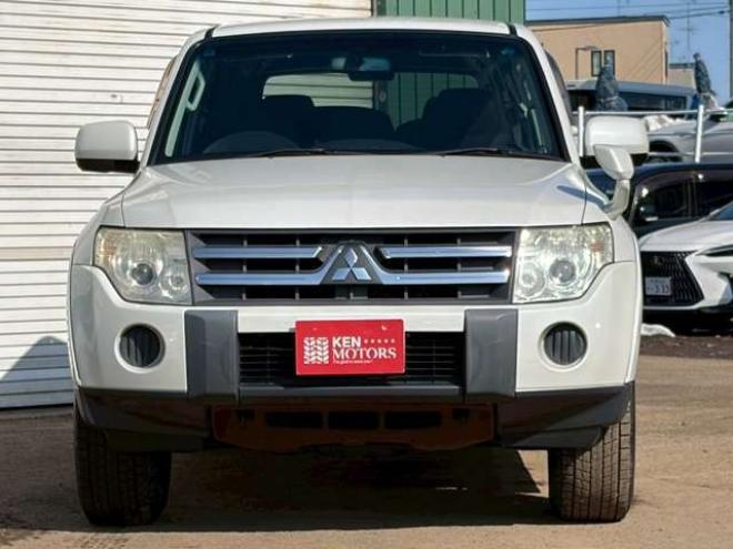 パジェロ3.0 ロング リミテッド エディション 4WD　ワンオーナー　社外ナビ　バックカメラ　純正アルミホイール　エアコン　エンジンスターター　ETC　記録簿　キーレスエントリー　パワステ　パワーウィンドウ　3列シート　エアコン　寒冷地仕様　盗難防止装置 3000