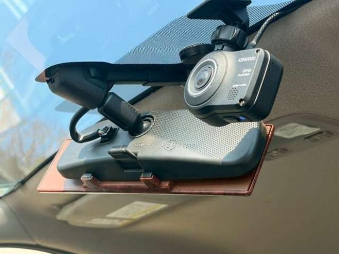 キャラバンNV350 2.5 プレミアムGX ロングボディ ディーゼルターボ 4WD　ヒッチメンバー　エンジンスターター　パワステ　パワーウィンドウ　純正ナビ　バックカメラ　ETC　社外アルミホイール　ABS　キーレスエントリー　ドライブレコーダー 2500