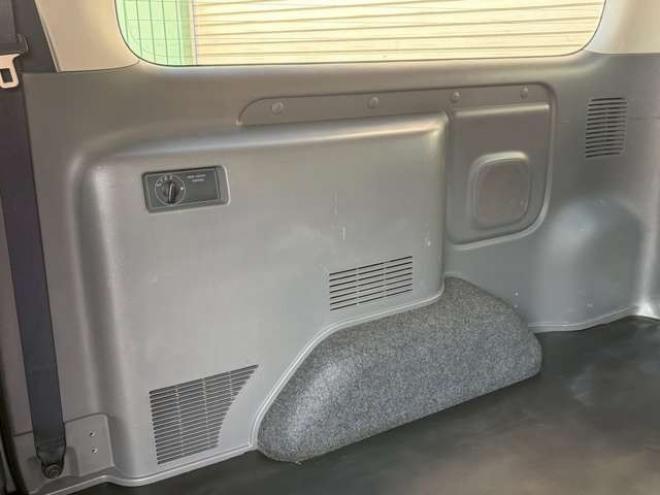 キャラバンNV350 2.5 プレミアムGX ロングボディ ディーゼルターボ 4WD　ヒッチメンバー　エンジンスターター　パワステ　パワーウィンドウ　純正ナビ　バックカメラ　ETC　社外アルミホイール　ABS　キーレスエントリー　ドライブレコーダー 2500