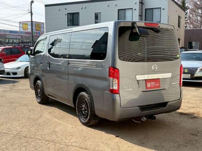 キャラバンNV350 2.5 プレミアムGX ロングボディ ディーゼルターボ 4WD　ヒッチメンバー　エンジンスターター　パワステ　パワーウィンドウ　純正ナビ　バックカメラ　ETC　社外アルミホイール　ABS　キーレスエントリー　ドライブレコーダー 2500