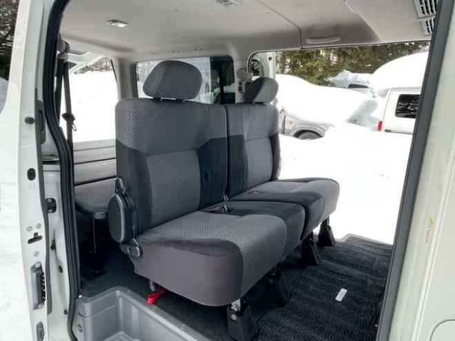 キャラバンNV350 2.5 プレミアムGX ロングボディ ディーゼルターボ 4WD　ベッドキット　スマートキー　キーレスエントリー　パワステ　パワーウィンドウ　ABS　ETC　エアコン　盗難防止装置　両側スライドドア 2500