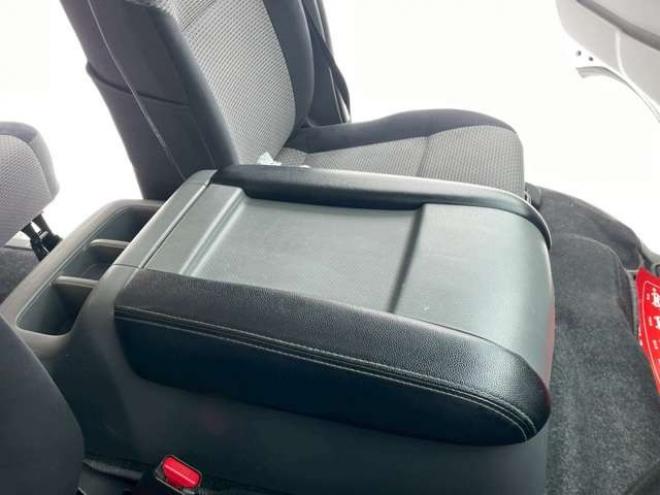 キャラバンNV350 2.5 プレミアムGX ロングボディ ディーゼルターボ 4WD　ベッドキット　スマートキー　キーレスエントリー　パワステ　パワーウィンドウ　ABS　ETC　エアコン　盗難防止装置　両側スライドドア 2500