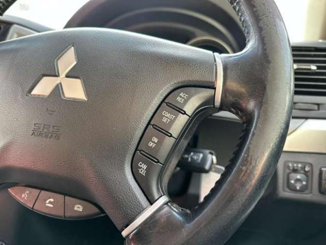 パジェロ3.2 ロング エクシード ディーゼルターボ 4WD　クルーズコントロール　パワステ　パワーウィンドウ　ABS　純正ナビ　バックカメラ　横滑り防止装置　盗難防止装置　純正アルミホイール 3200