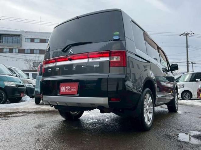 デリカD：5 2.4 G パワーパッケージ 4WD　ETC　アルパインBIGナビ　バックカメラ　両側電動スライドドア　パワステ　パワーウィンドウ　純正アルミ　クルーズコントロール　エアコン　キーレスエントリー　横滑り防止装置　盗難防止装置　3列シート 2400