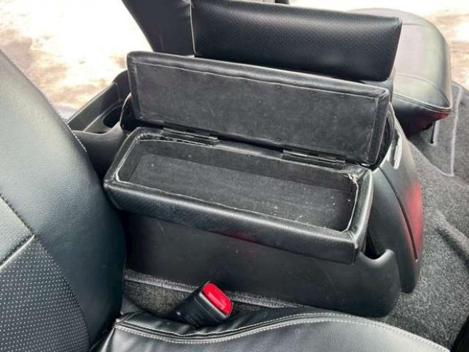 ハイエース2.7 GL ロング ミドルルーフ 4WD　10人乗り　パワステ　パワーウィンドウ　エアコン　社外ナビ　後席モニター　キーレスエントリー　片側スライドドア　盗難防止装置　フロントモデリスタ 2700