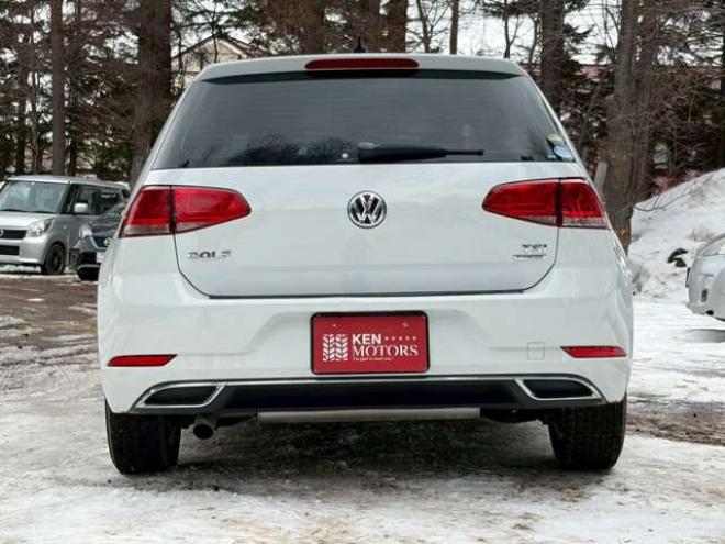 ゴルフTSI コンフォートライン　地デジナビ　バックカメラ　純正アルミホイール　パワステ　パワーウィンドウ　ABS　キーレスエントリー　ETC　クルーズコントロール　横滑り防止装置　エアコン　盗難防止装置　CD　アイドリングストップ 正規輸入車 2WD 1200