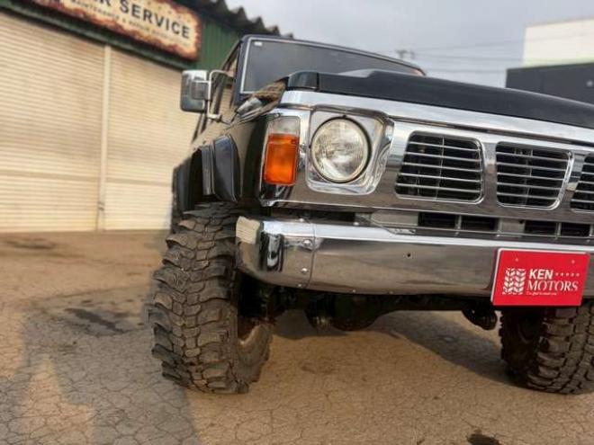 サファリ4.2 エクストラ標準ルーフグランロード ディーゼル 4WD　リフトアップ　パワステ　パワーウィンドウ　社外グリル　全塗装済　リアヒーター　デフロック　社外キーレス 4200