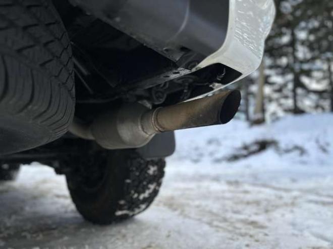 ハイラックスサーフ2.7 SSR-G 4WD　禁煙車　パワステ　パワーウィンドウ　ETC　社外ナビ　バックカメラ　キーレスエントリー　リフトアップ　エンジンスターター　寒冷地仕様　ABS　エアコン　盗難防止装置　社外アルミホイール 2700