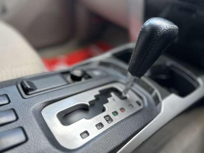 ハイラックスサーフ2.7 SSR-G 4WD　禁煙車　パワステ　パワーウィンドウ　ETC　社外ナビ　バックカメラ　キーレスエントリー　リフトアップ　エンジンスターター　寒冷地仕様　ABS　エアコン　盗難防止装置　社外アルミホイール 2700