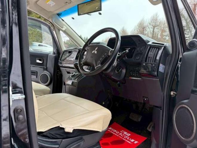 デリカD：5 2.4 G パワーパッケージ 4WD　リフトアップ　両側パワースライドドア　社外ナビ　バックカメラ　フロントカメラ　リアパワーゲート　後席モニター　パワステ　パワーウィンドウ　ABS　キーレスエントリー 2400