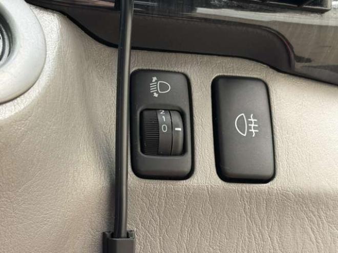 ハイラックスサーフ2.7 SSR-X リミテッド 4WD　社外アルミホイール　リフトアップ　社外ナビ　バックカメラ　ETC　寒冷地仕様　ABS　キーレスエントリー　パワステ　パワーウィンドウ　盗難防止装置　エアコン　ルーフレール 2700