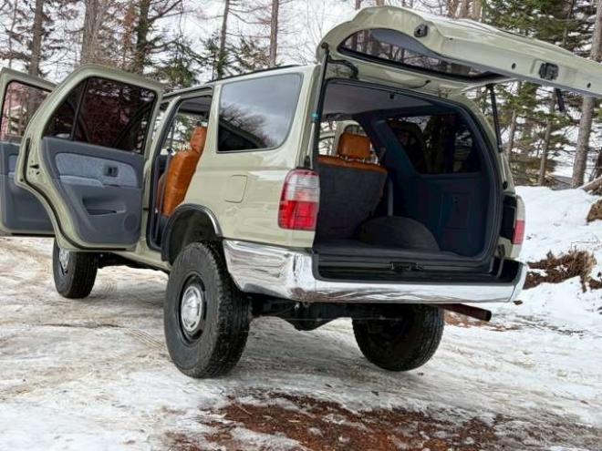 ハイラックスサーフ3.0 SSR-G ワイドボディ ディーゼルターボ 4WD　リフトアップ　全塗装済ベージュ　アルミホイール　メッキバンパー　サンルーフ　ETC　パワステ　パワーウィンドウ　ABS　キーレスエントリー　エアコン　寒冷地仕様 3000