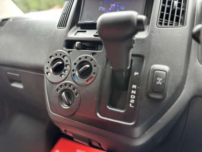 タウンエースバン1.5 GL 4WD　ベージュツートン全塗装済　ストラーダナビTV　バックカメラ　LEDヘッドライト　純正デフロック　リアヒーター　寒冷地仕様　ブラウンレザー調シートカバー　ルーフラック 1500