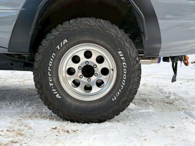 ハイラックスサーフ2.7 SSR-X アメリカンバージョン 4WD　社外ナビ　バックカメラ　リフトアップ　社外アルミ　エアコン　社外ETC　グリルガード　グッドリッチマフラー　LEDライト　全塗装済　パワーウィンドウ　パワステ　キーレス　ダッシュマット　タープ 2700