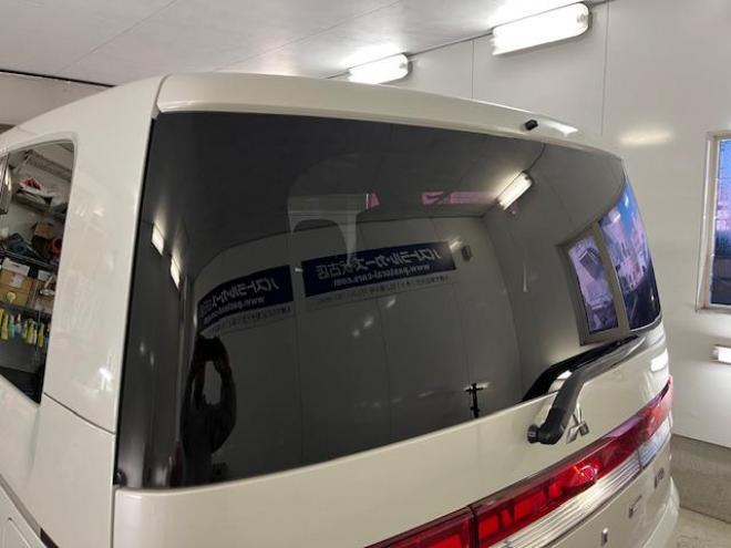 デリカＤ：５　Ｇパワーパッケージ　本州仕入　禁煙車　寒冷地仕様　エクストリーム１６ＡＷ＋ＧＲＩＰＭＡＸホワイトレター　新品ＪＡＯＳブラックマッドガード　純正１８ＡＷ＋スタッドレスタイヤ付　１２インチリアフリップダウンモニター　ＥＴＣ 4WD 2400 5Dr