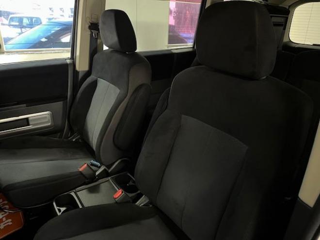 デリカＤ：５　Ｇパワーパッケージ　本州仕入　禁煙車　寒冷地仕様　エクストリーム１６ＡＷ＋ＧＲＩＰＭＡＸホワイトレター　新品ＪＡＯＳブラックマッドガード　純正１８ＡＷ＋スタッドレスタイヤ付　１２インチリアフリップダウンモニター　ＥＴＣ 4WD 2400 5Dr