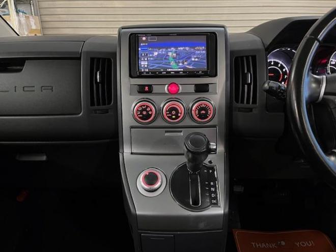 デリカＤ：５　Ｇパワーパッケージ　本州仕入　禁煙車　寒冷地仕様　エクストリーム１６ＡＷ＋ＧＲＩＰＭＡＸホワイトレター　新品ＪＡＯＳブラックマッドガード　純正１８ＡＷ＋スタッドレスタイヤ付　１２インチリアフリップダウンモニター　ＥＴＣ 4WD 2400 5Dr