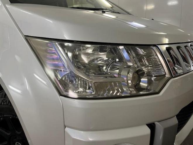 デリカＤ：５　Ｇパワーパッケージ　本州仕入　禁煙車　寒冷地仕様　エクストリーム１６ＡＷ＋ＧＲＩＰＭＡＸホワイトレター　新品ＪＡＯＳブラックマッドガード　純正１８ＡＷ＋スタッドレスタイヤ付　１２インチリアフリップダウンモニター　ＥＴＣ 4WD 2400 5Dr