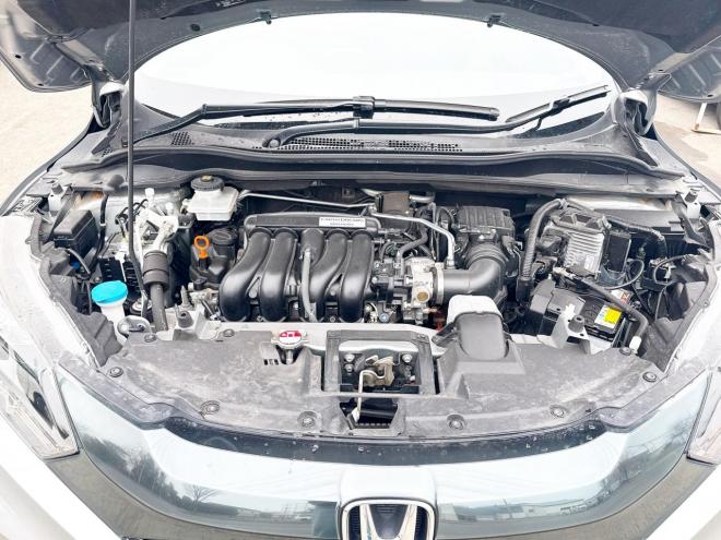 ヴェゼルハイブリッド1.5ハイブリッドX 4WD　ローンが不安な方＜優遇ローン＞　あんしんパッケージ　寒冷地仕様　社外ナビ 4WD 1500 5Dr