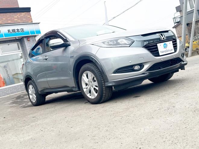 ヴェゼルハイブリッド1.5ハイブリッドX 4WD　ローンが不安な方＜優遇ローン＞　あんしんパッケージ　寒冷地仕様　社外ナビ 4WD 1500 5Dr