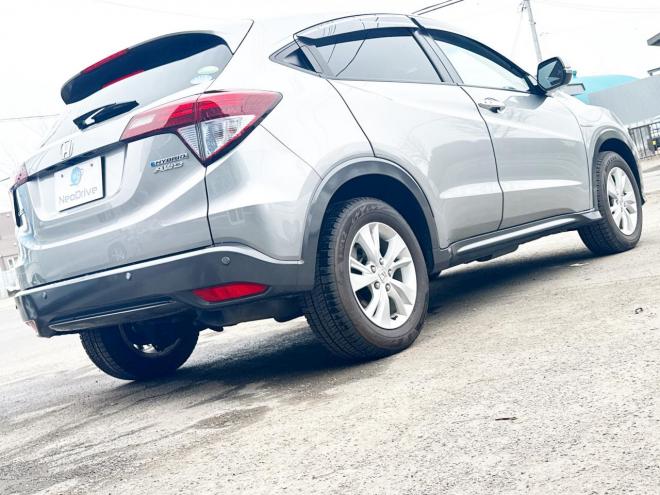 ヴェゼルハイブリッド1.5ハイブリッドX 4WD　ローンが不安な方＜優遇ローン＞　あんしんパッケージ　寒冷地仕様　社外ナビ 4WD 1500 5Dr